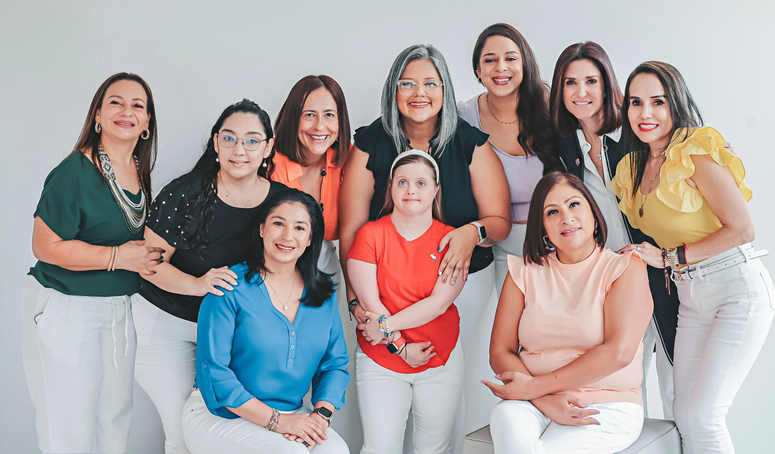 integrantes del equipo de trabajo posando